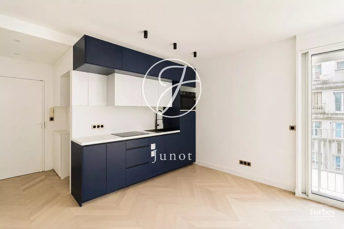 Apartment in Ecole Militaire, Paris 7e Arrondissement, Paris 2 - 17976454