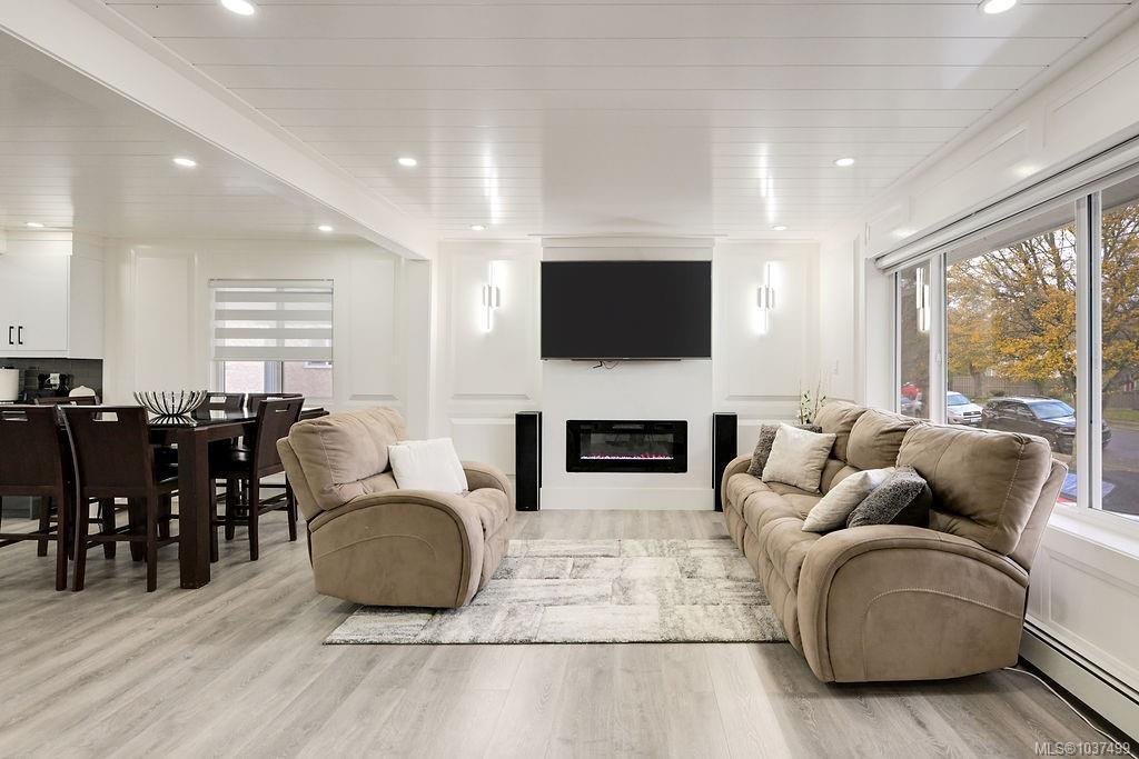 House in Victoria, British Columbia, Canada 5 - 17979817