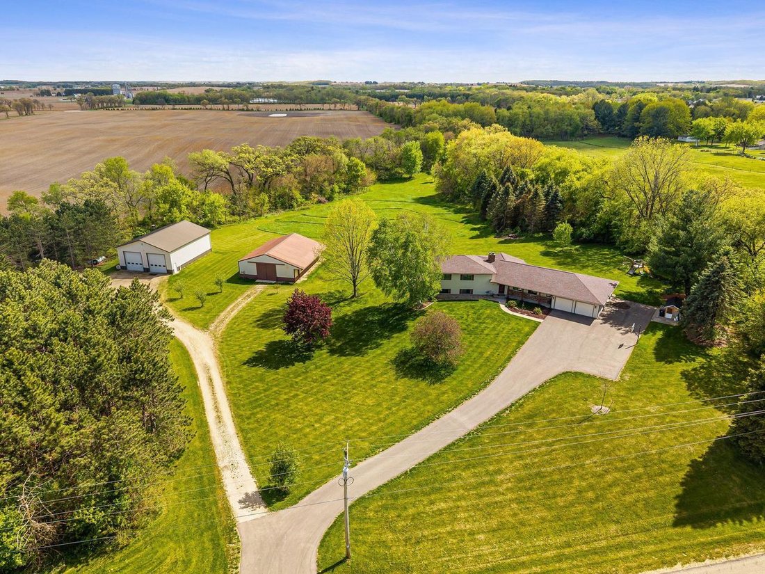 House in Brooklyn, Wisconsin, United States 3 - 17974857