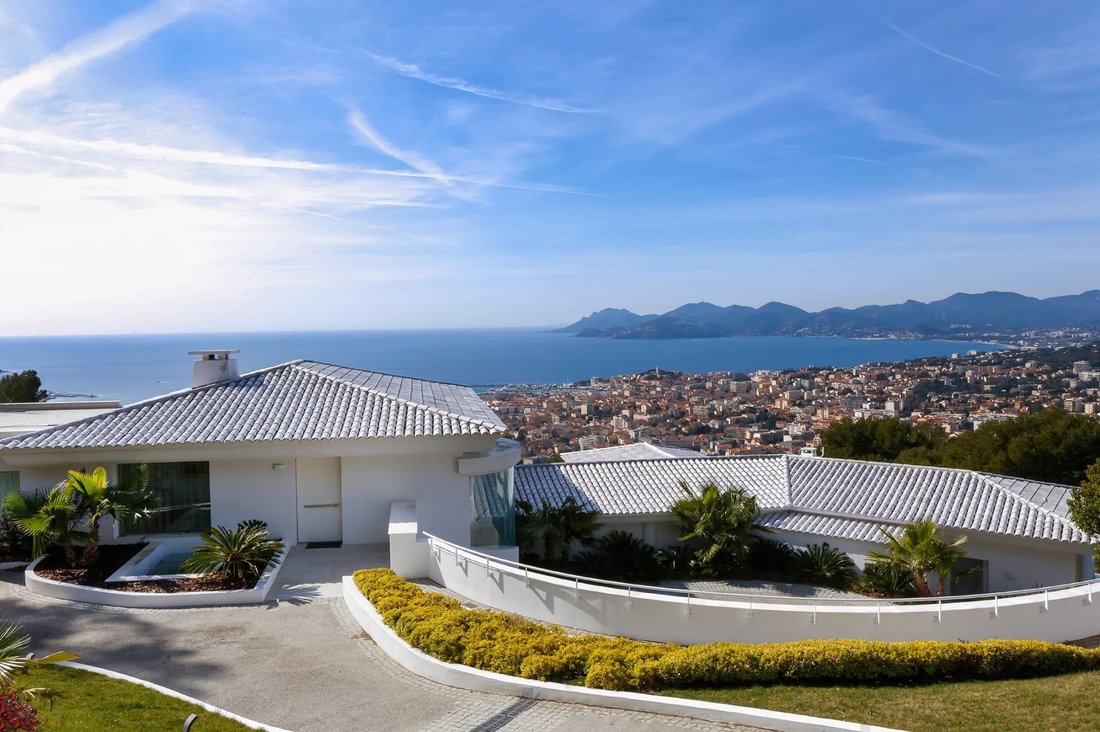 Villa in Cannes, Provence-Alpes-Côte d'Azur, France 4 - 15005162