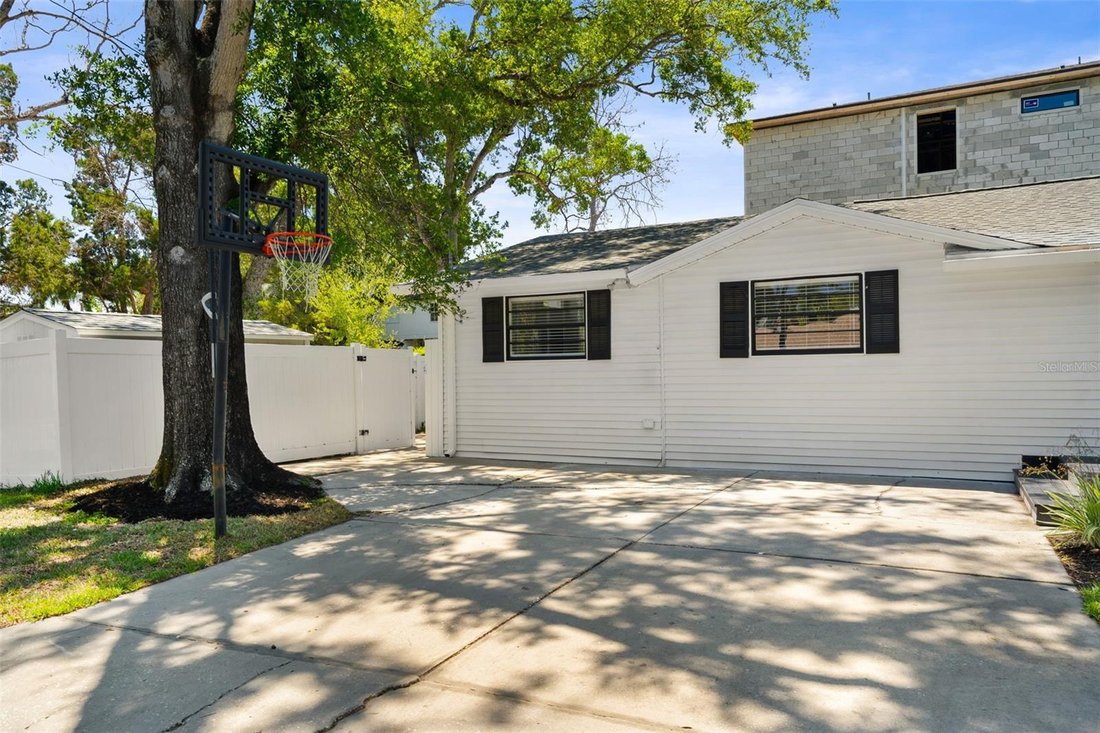 House in Tampa, Florida, United States 5 - 17979486