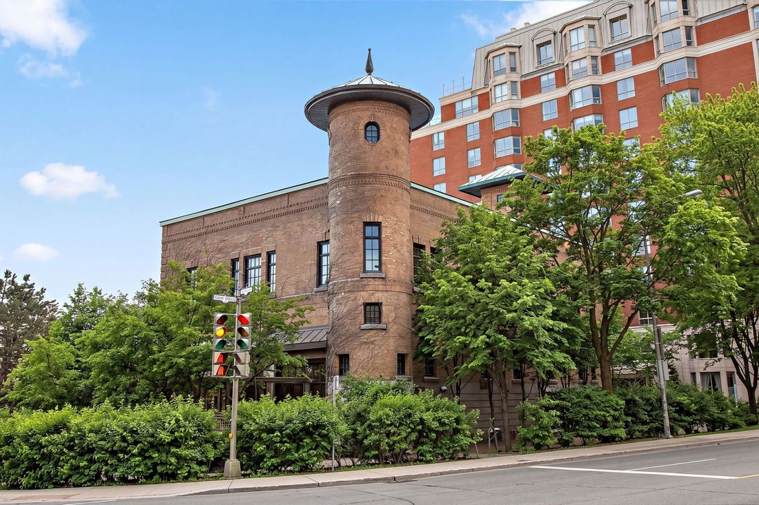 Apartment in Westmount, Quebec, Canada 3 - 17976440