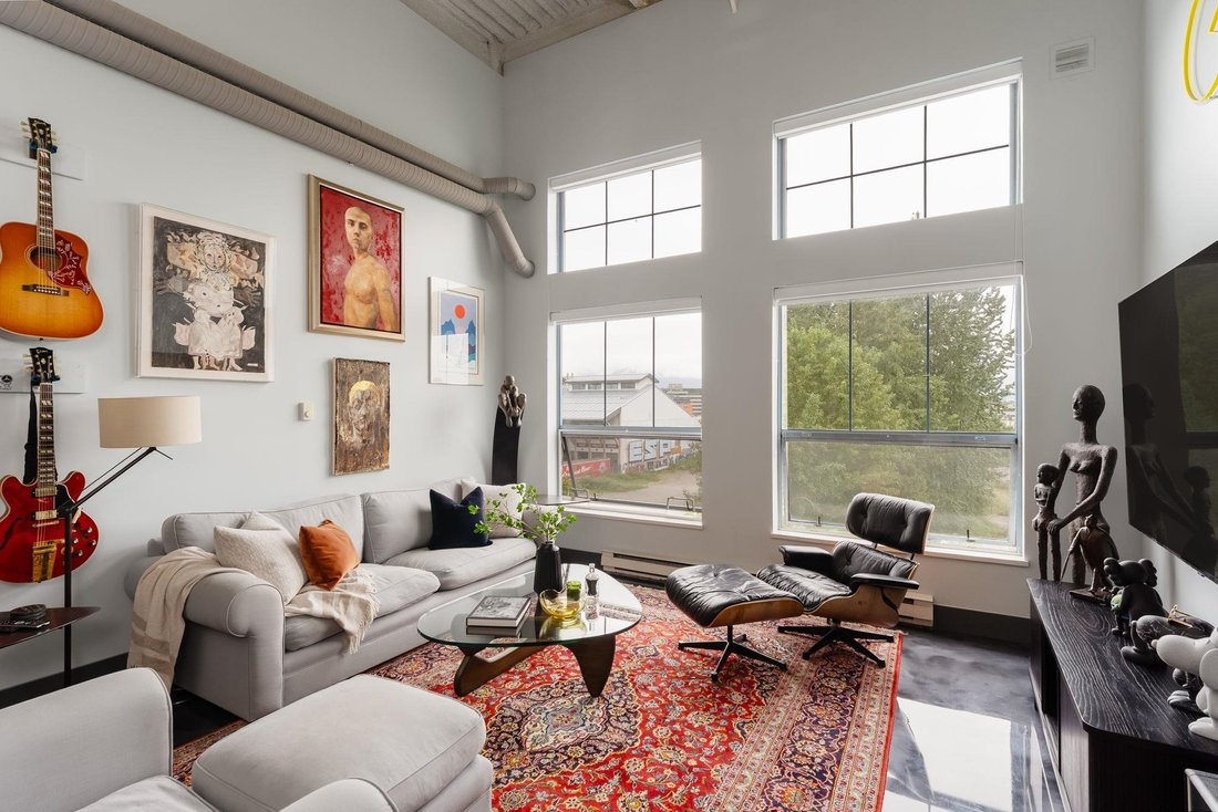 Condo in Vancouver, British Columbia, Canada 2 - 17979857
