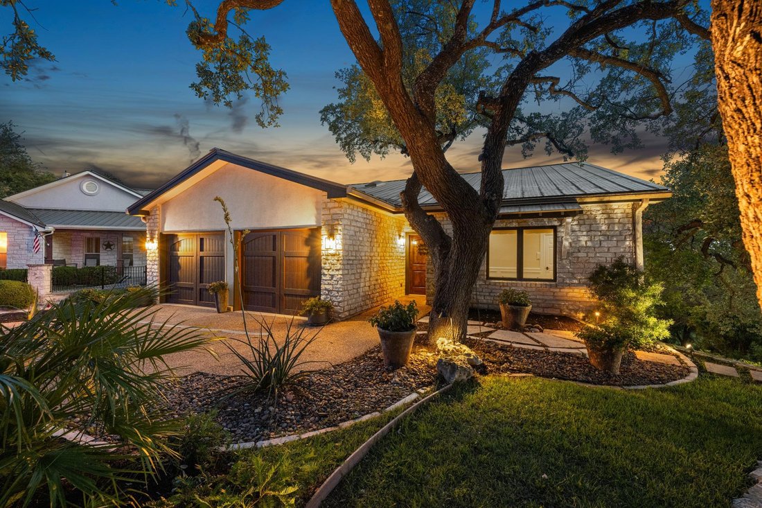 House in The Hills, Texas, United States 2 - 17975238