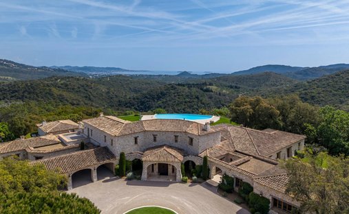 Villa in Les Adrets-de-l'Estérel, Provence-Alpes-Côte d'Azur, France 1
