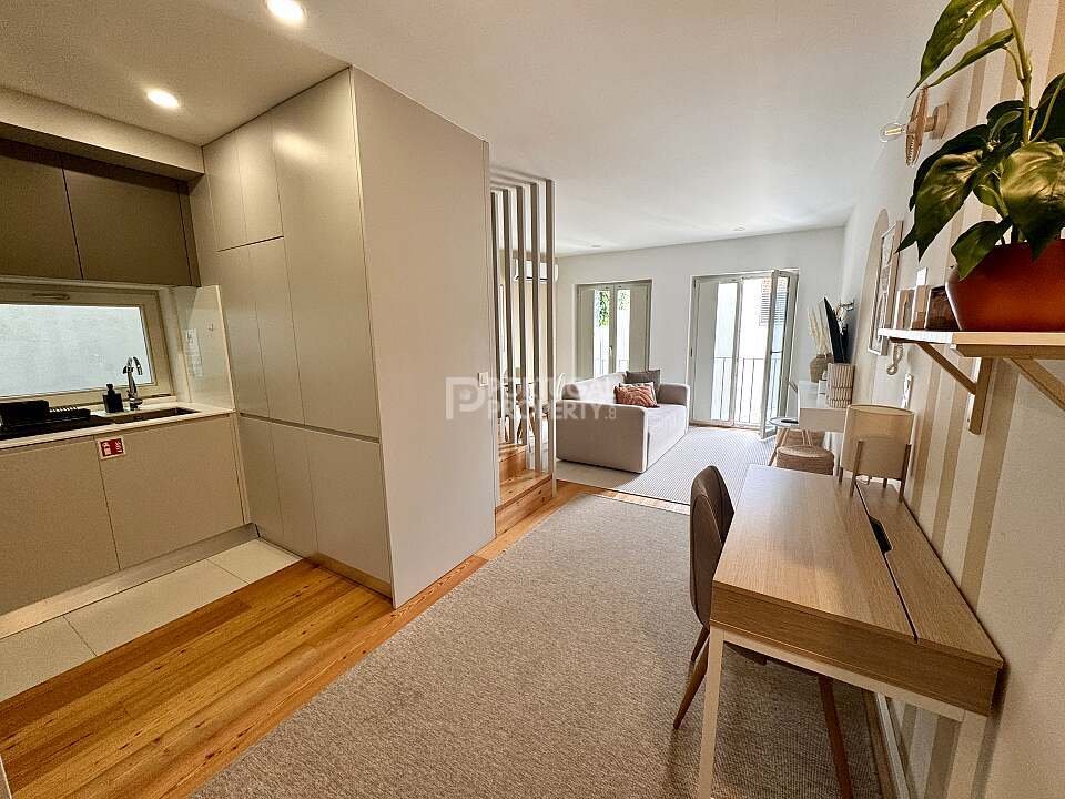 Apartment in Cedofeita, Santo Ildefonso, Se, Miragaia, Sao Nicolau e Vitoria, Porto District, Portugal 5 - 17978759
