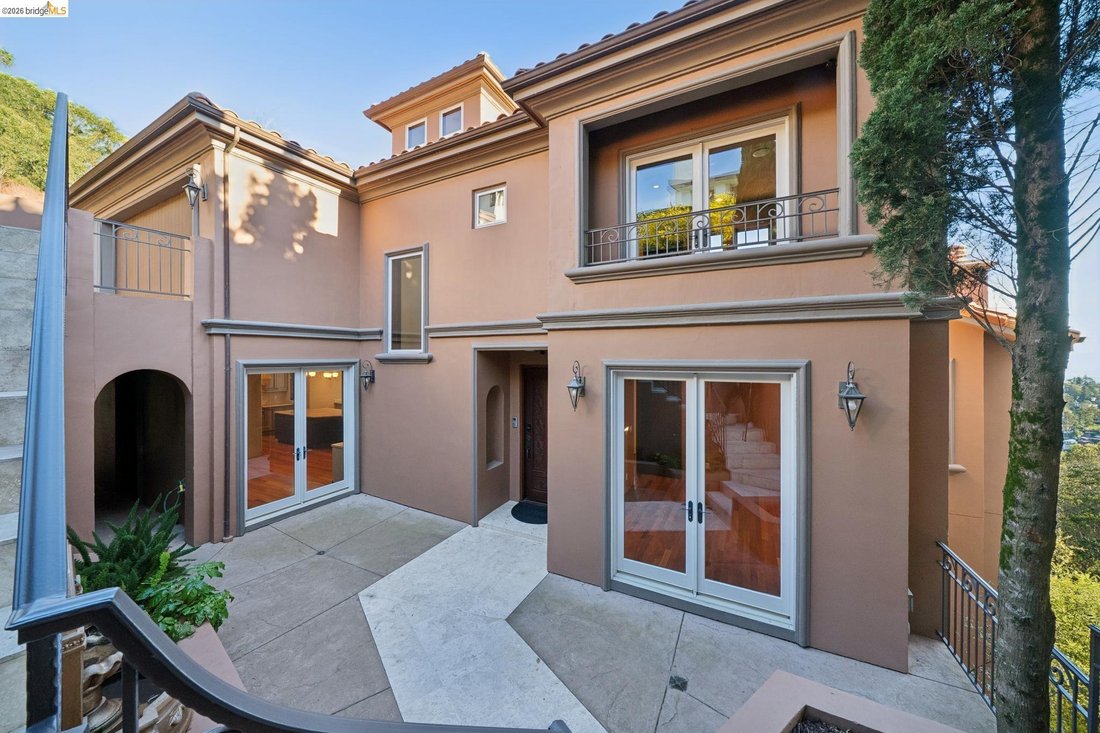 House in Oakland, California, United States 5 - 17979302