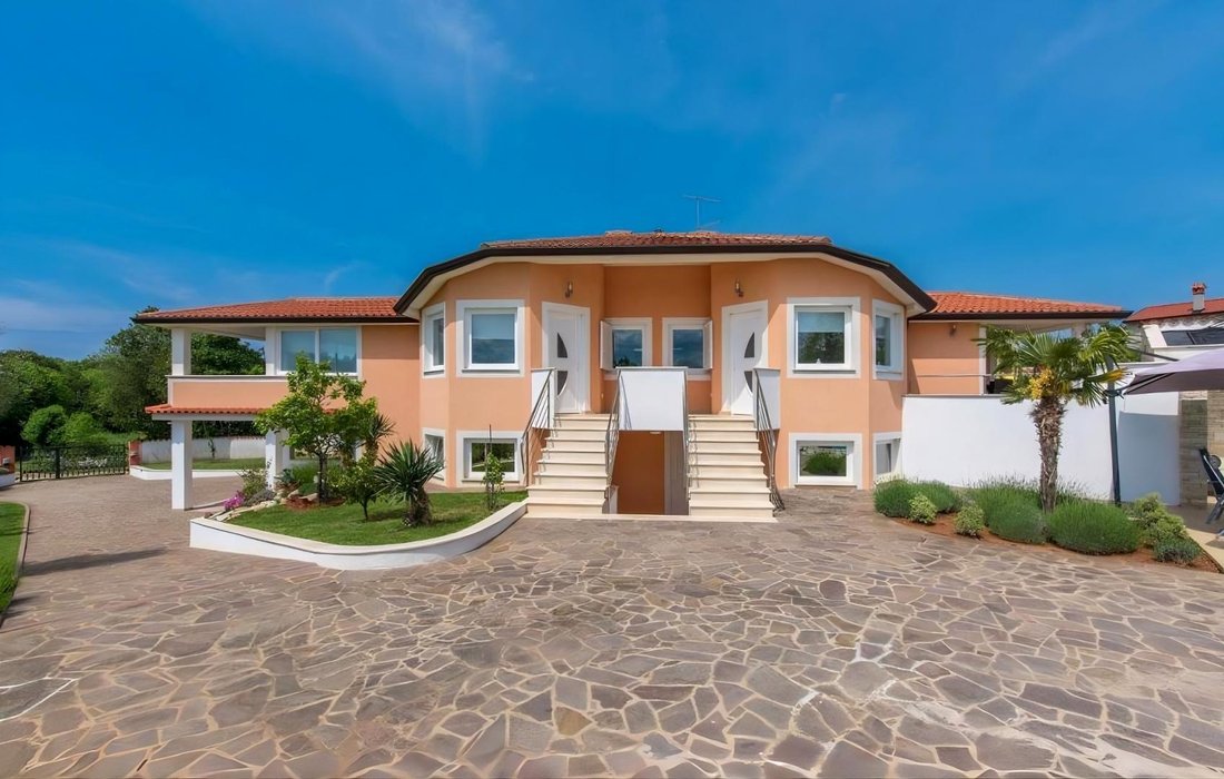 Villa in Umag, Istria County, Croatia 2 - 17980753