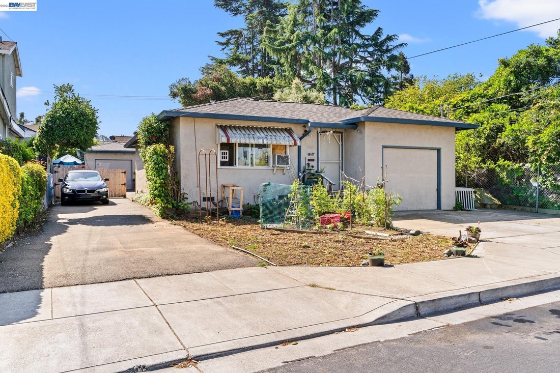 Hayward, California, United States 1 - 17975137