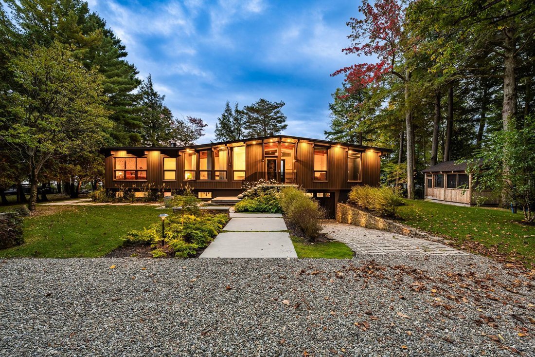 House in Lac-Brome, Quebec, Canada 1 - 17979846
