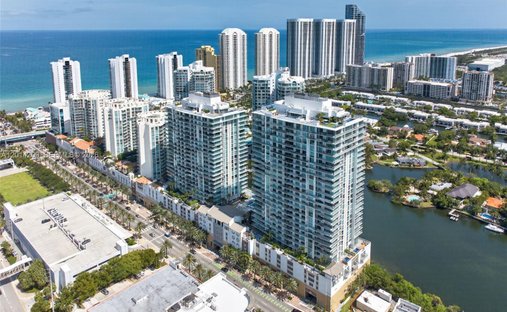 Condo in Sunny Isles Beach, Florida, United States 1