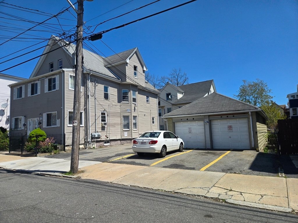 House in Everett, Massachusetts, United States 1 - 17977667