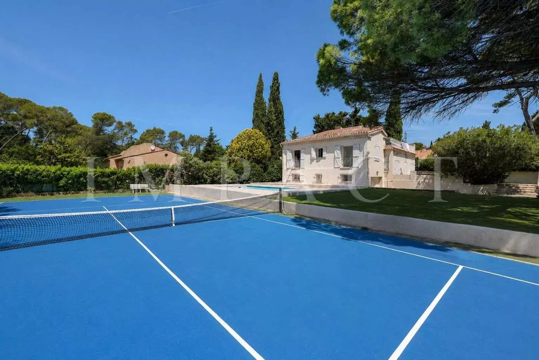 Villa in Mougins, Provence-Alpes-Côte d'Azur, France 2 - 15791642