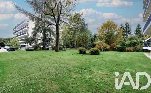 Apartment in Les Parclairs, Le Perreux-sur-Marne, France 1