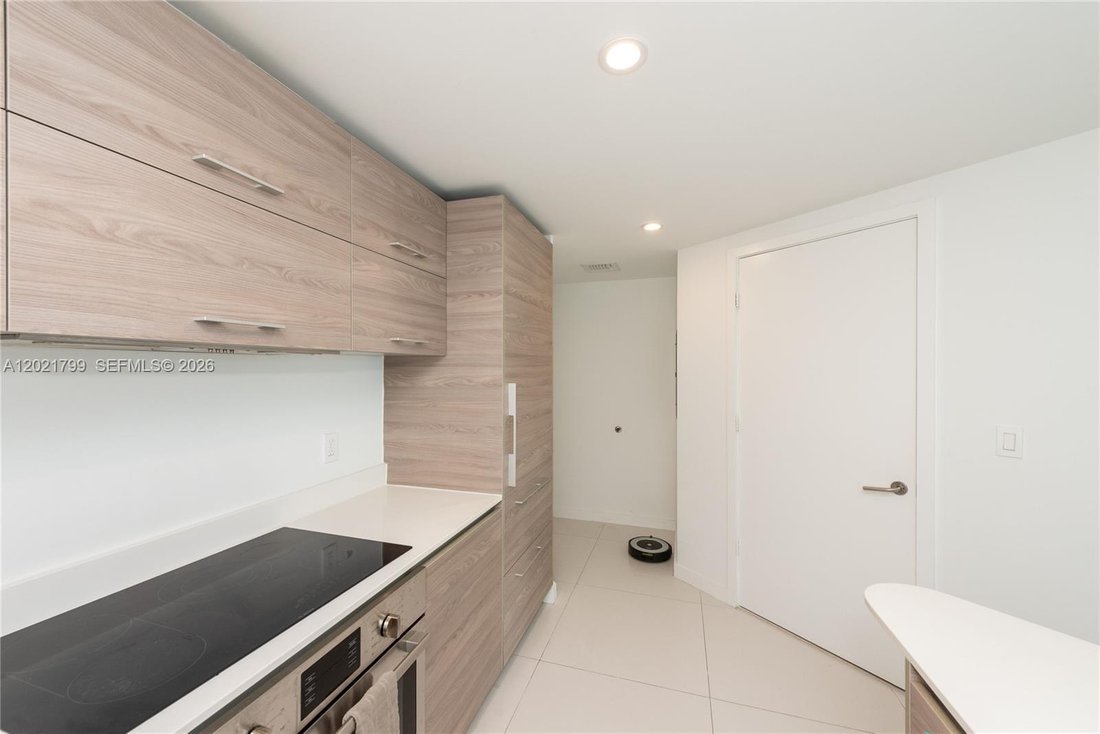 Condo in Miami, Florida, United States 4 - 17979447
