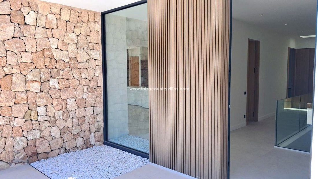 Villa in Roca Llisa, Santa Eularia des Riu, Balearic Islands 4 - 17974870