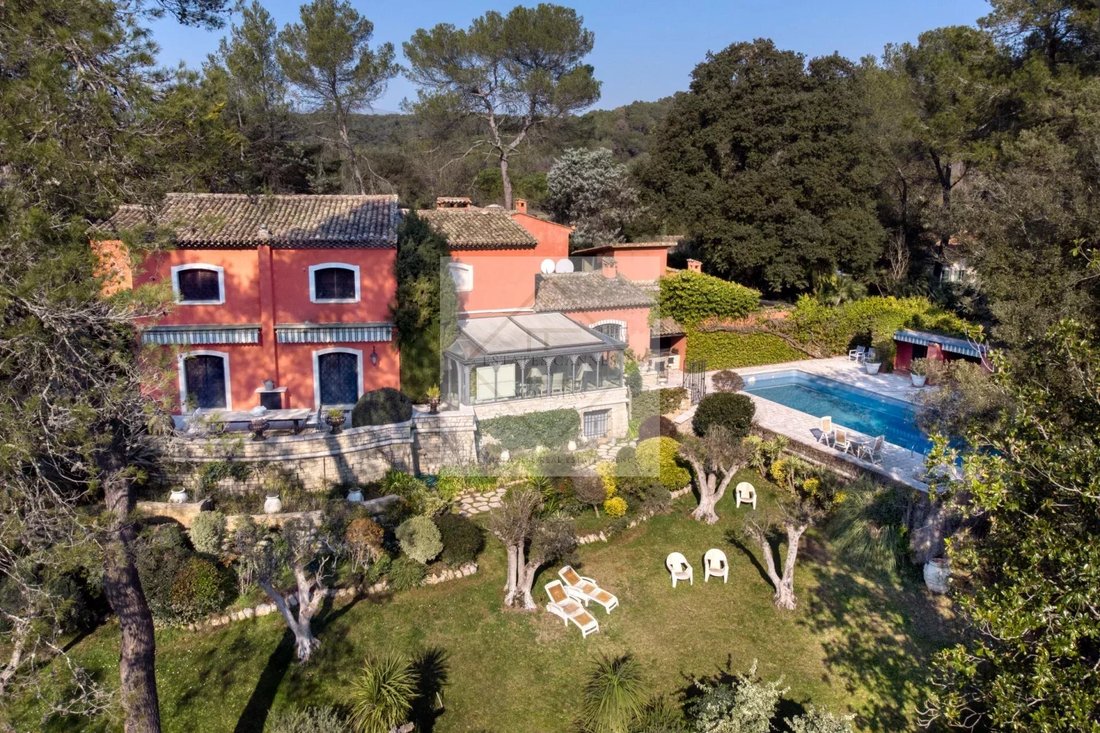Villa in Mougins, Provence-Alpes-Côte d'Azur, France 3 - 12573357