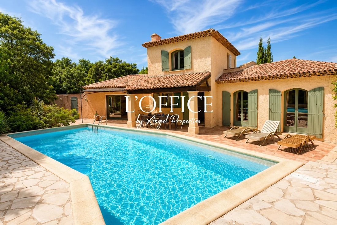 Villa in La Croix-Valmer, Provence-Alpes-Côte d'Azur, France 1 - 17976668