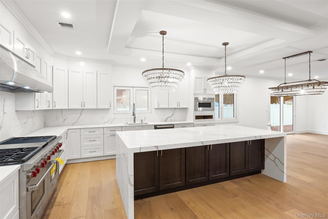 House in Massapequa, New York, United States 5 - 17978344
