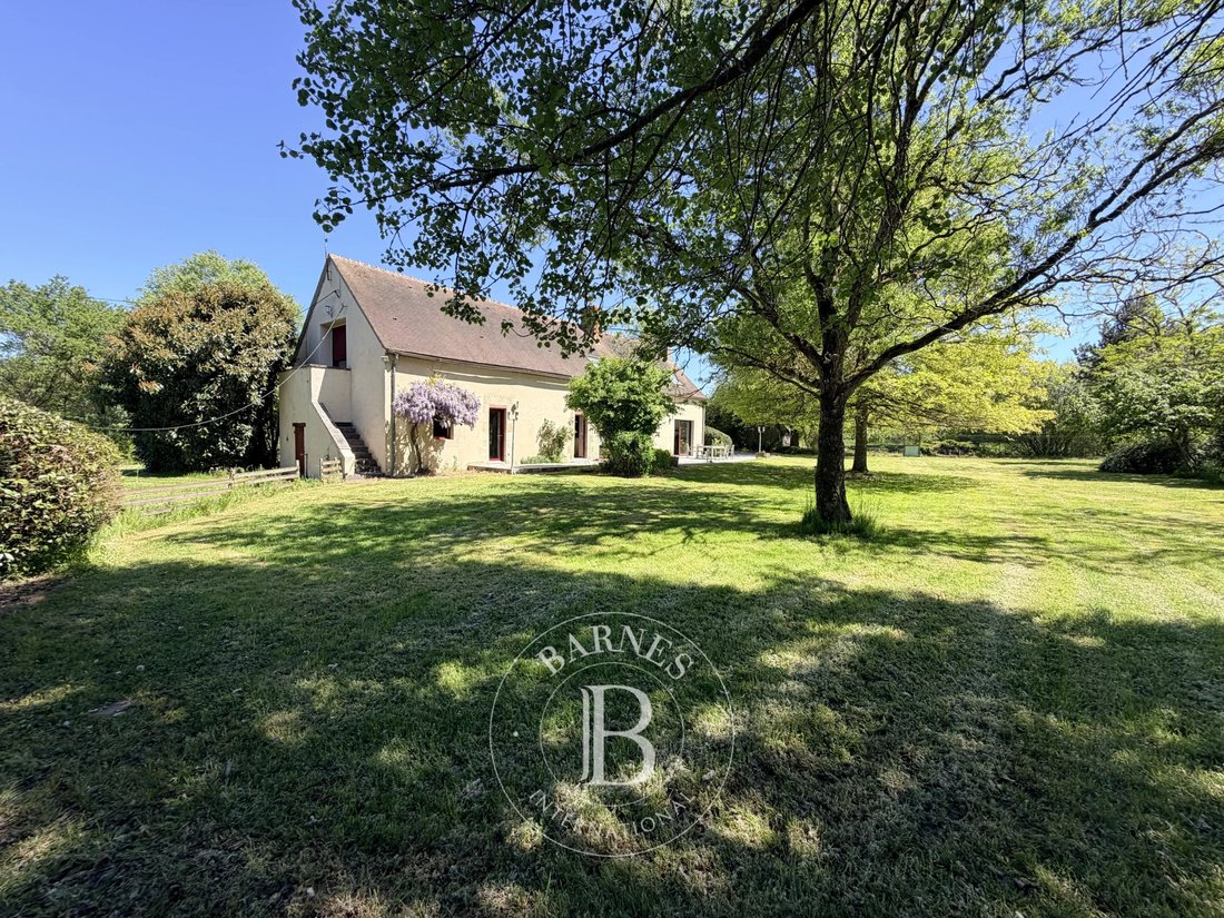 Estate in Lusigny, Auvergne-Rhône-Alpes, France 5 - 17025373