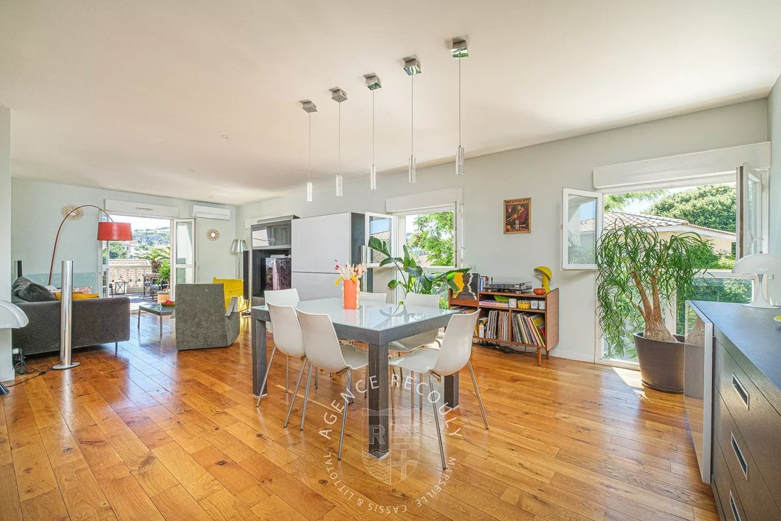 Apartment in Bompard, 7e Arrondissement, Marseille 4 - 17980468