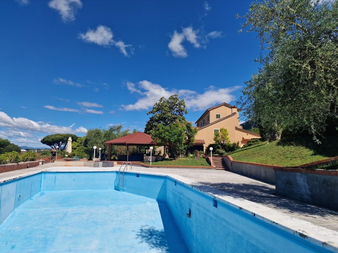 Villa in Fontia-Fossola-Fossone, Marina di Carrara, Tuscany 3 - 17978597
