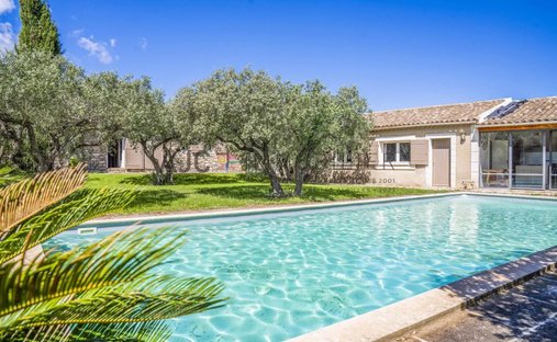 Maison à Eygalières, Provence-Alpes-Côte d'Azur, France 1