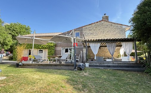 House in Nord Ouest, Saint-André-de-Cubzac, France 1