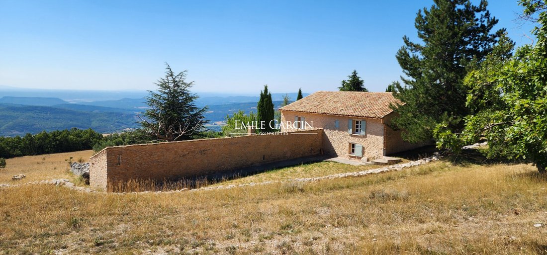 Villa in Noyers-sur-Jabron, Provence-Alpes-Côte d'Azur, France 1 - 17959737