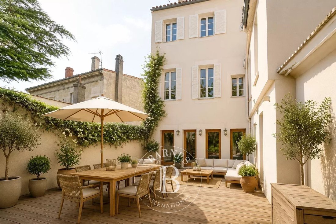 House in Hôtel de Ville-Quinconce-Saint Seurin-Fondaudège, Bordeaux, France 1 - 17976643