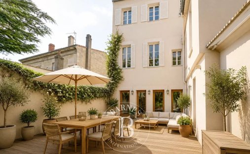 Haus in Hôtel de Ville-Quinconce-Saint Seurin-Fondaudège, Bordeaux, Frankreich 1