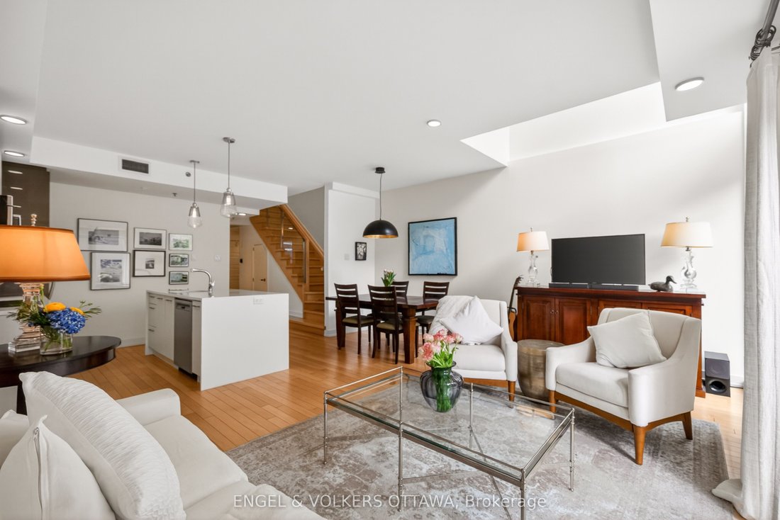 Condo in Ottawa, Ontario, Canada 1 - 17979761