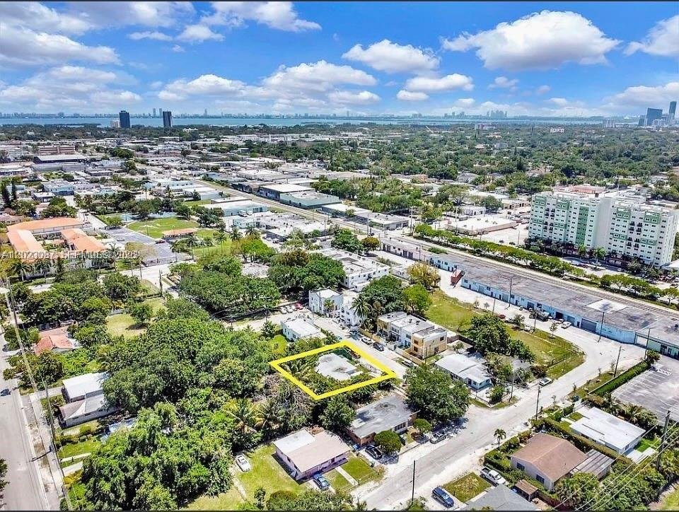 House in Miami, Florida, United States 1 - 17975055