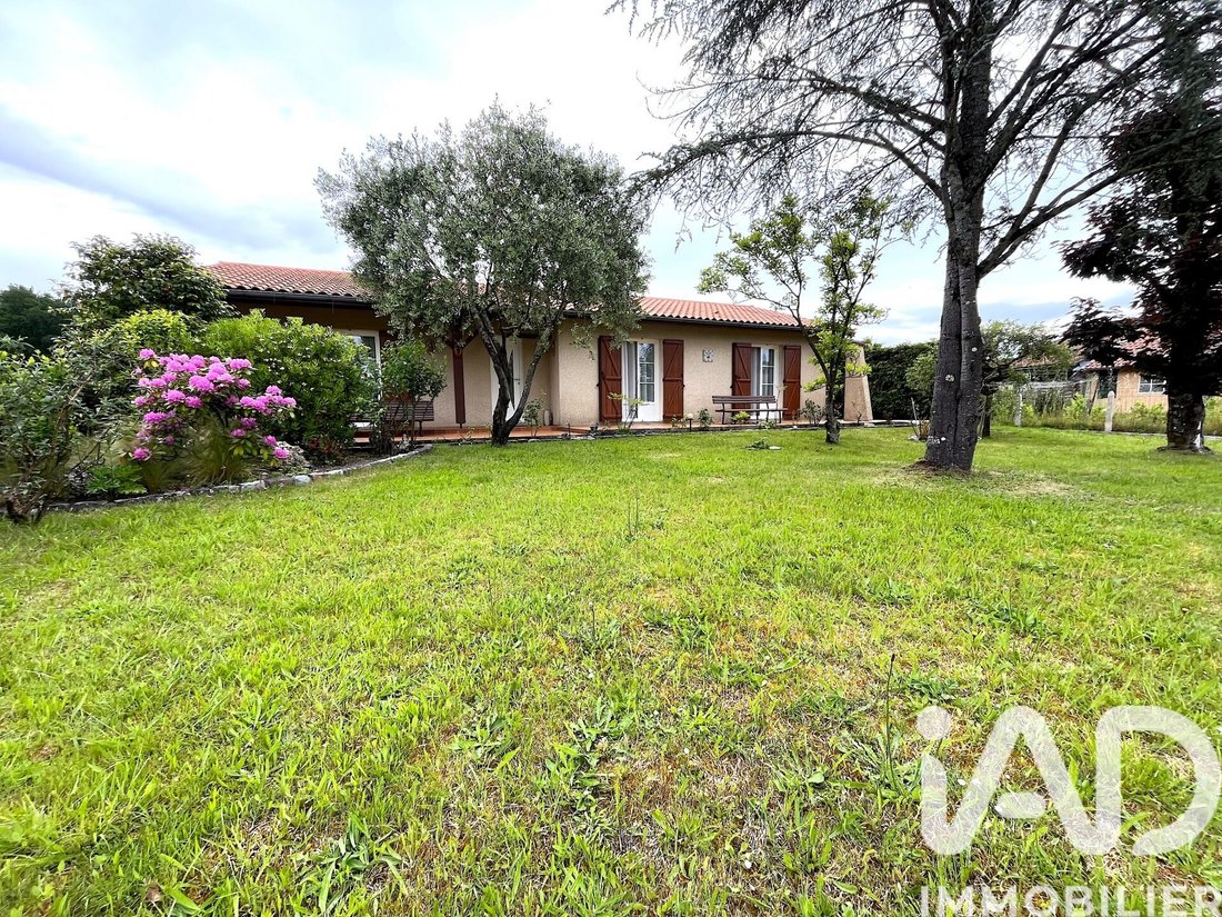 House in Saint-Aubin-de-Medoc, Nouvelle-Aquitaine, France 1 - 17980816