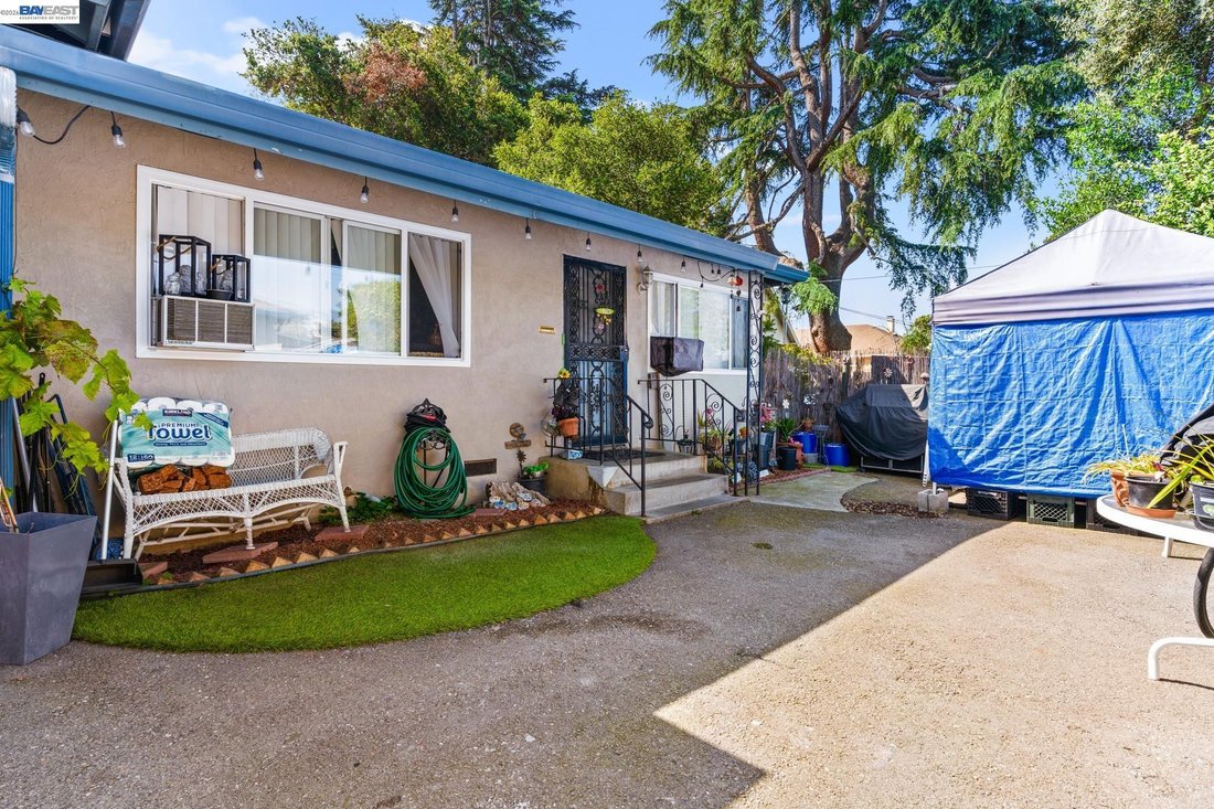 Hayward, California, United States 5 - 17975137