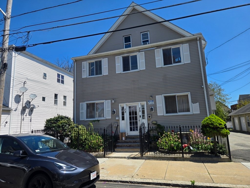 House in Everett, Massachusetts, United States 2 - 17977667