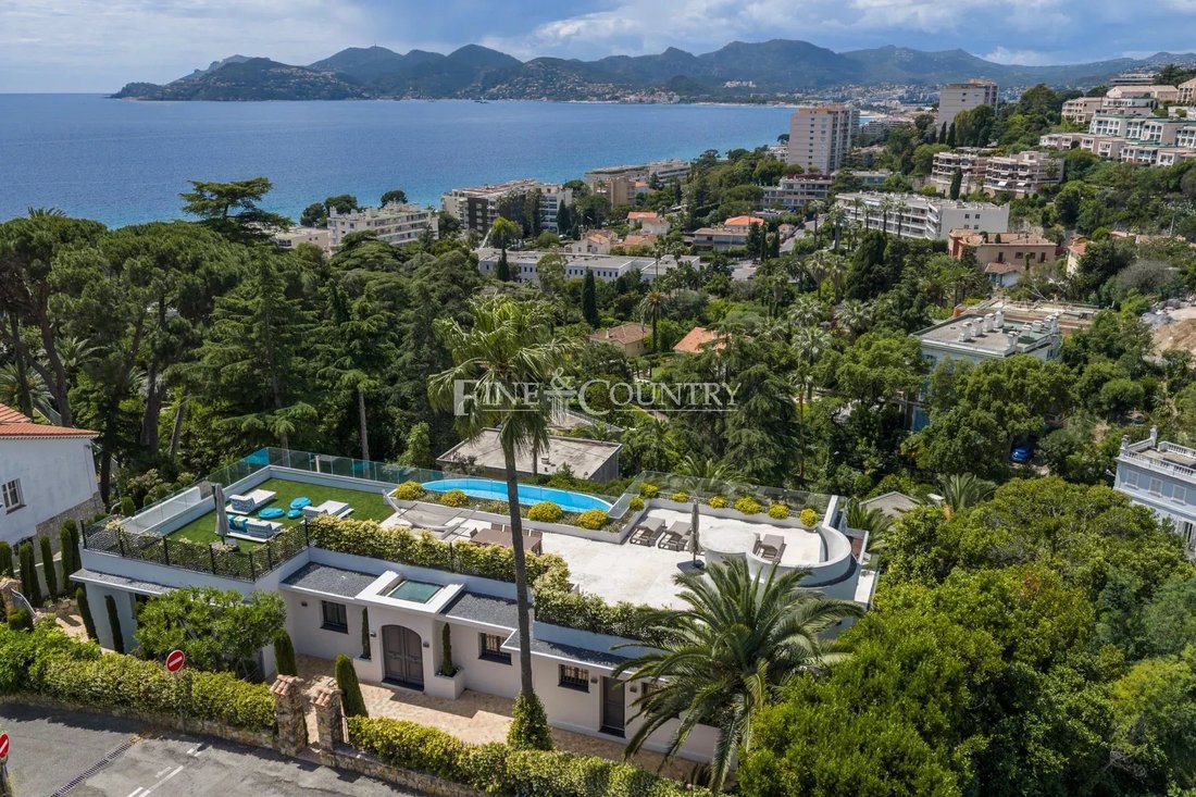 Villa in Cannes, Provence-Alpes-Côte d'Azur, France 1 - 13428839