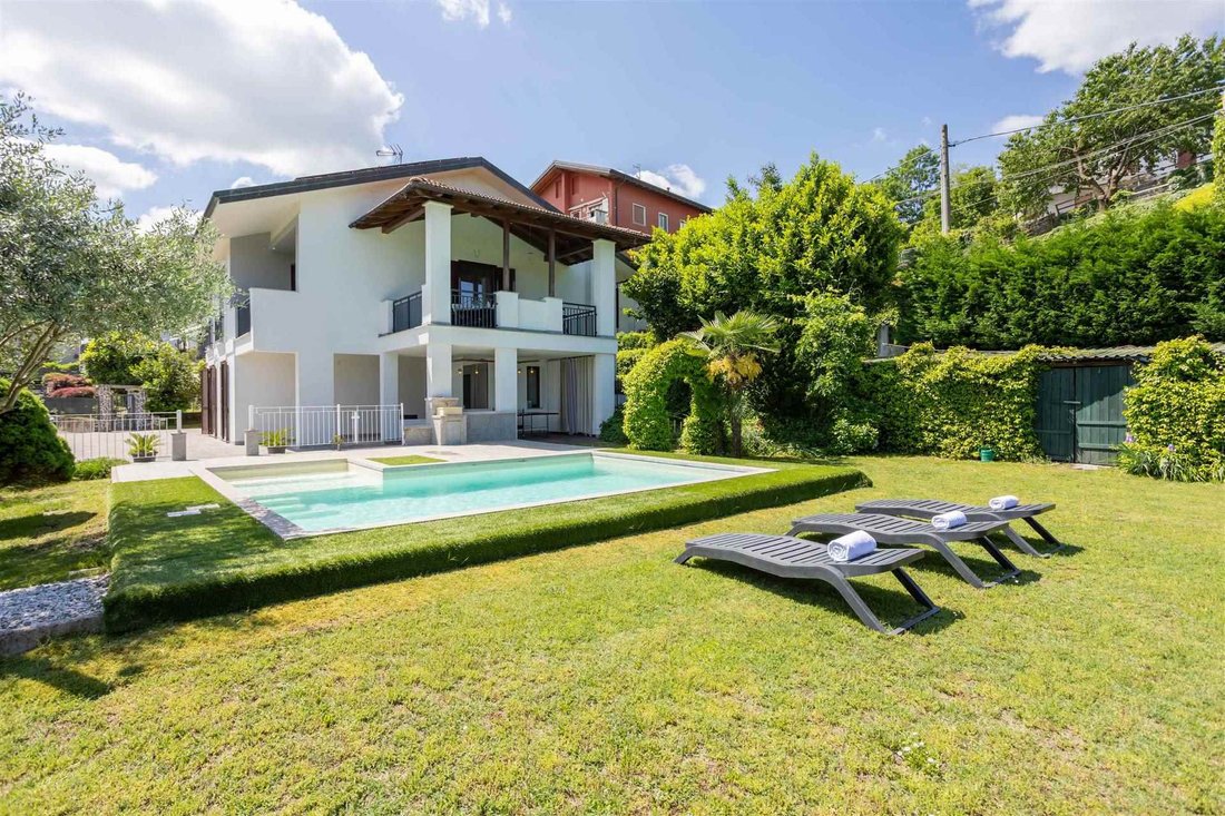 Villa in Dormelletto, Piedmont, Italy 1 - 17979986