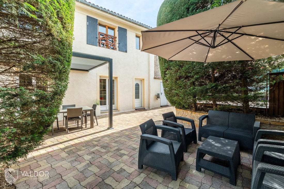Townhouse in Anse, Auvergne-Rhône-Alpes, France 2 - 17976519