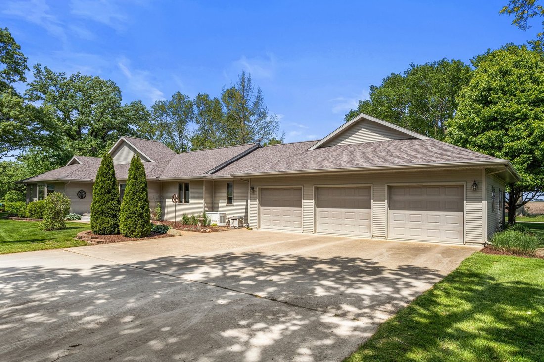 House in Mahomet, Illinois, United States 4 - 17979864