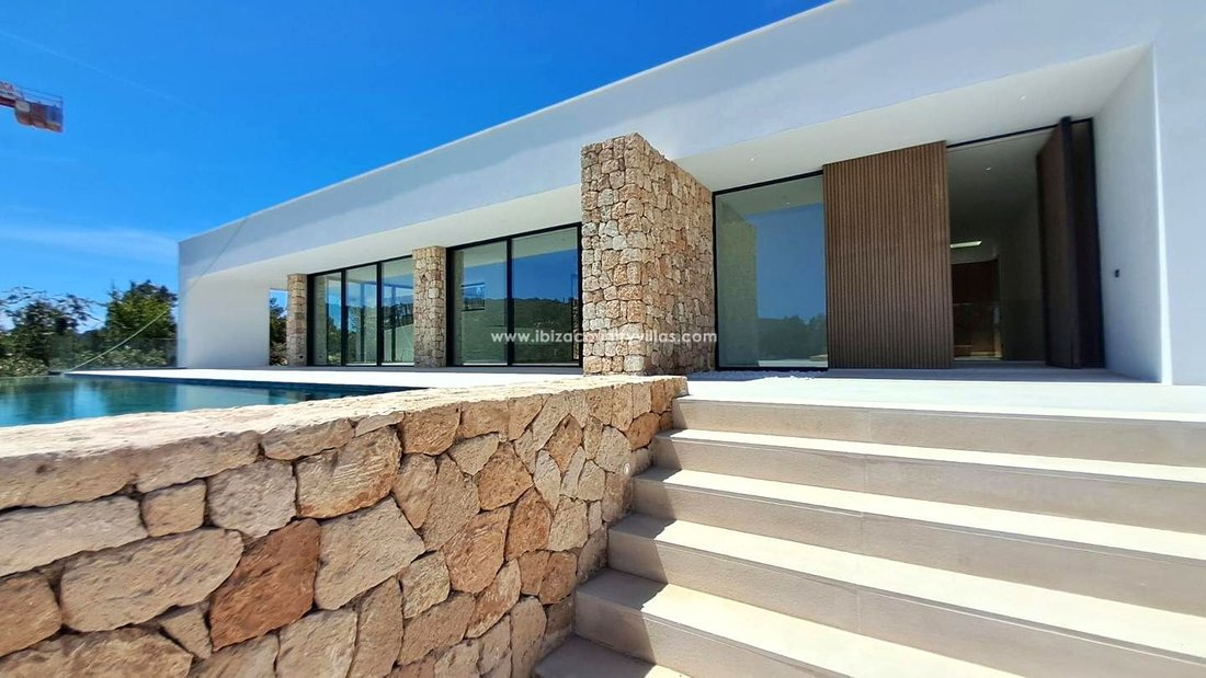 Villa in Roca Llisa, Santa Eularia des Riu, Balearic Islands 1 - 17974870