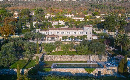 Villa in Plan de Noves, Vence, France 1