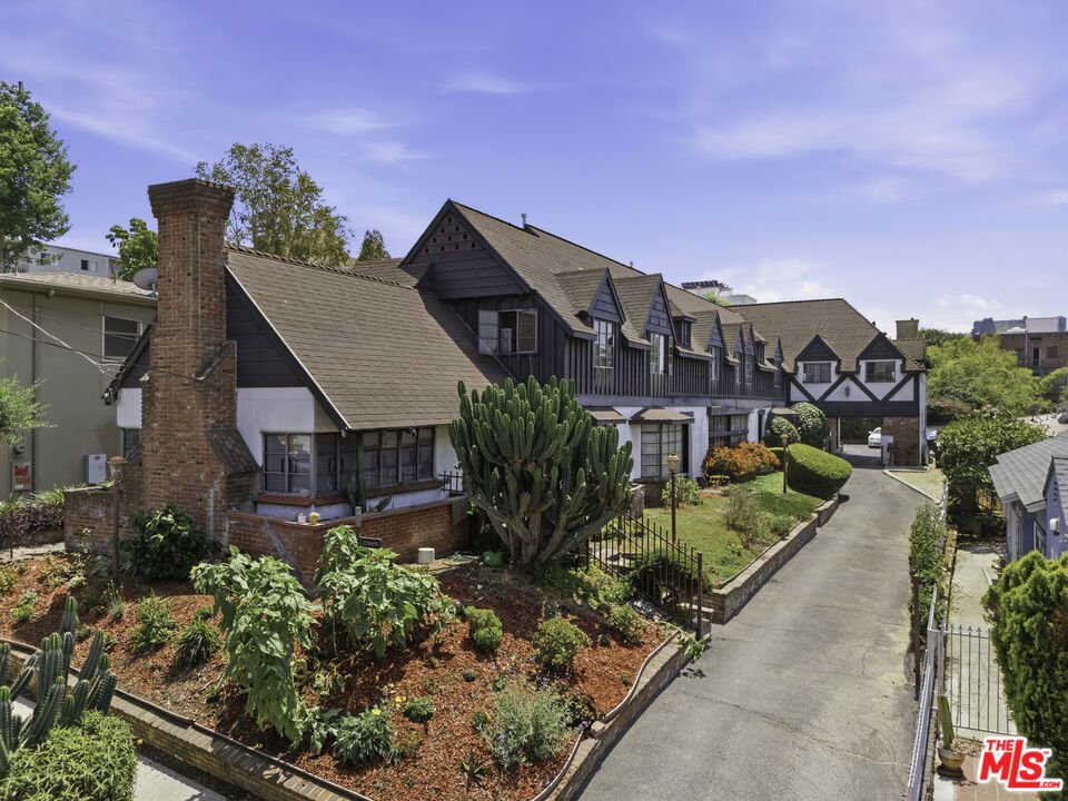 Los Angeles, California, United States 2 - 17978918