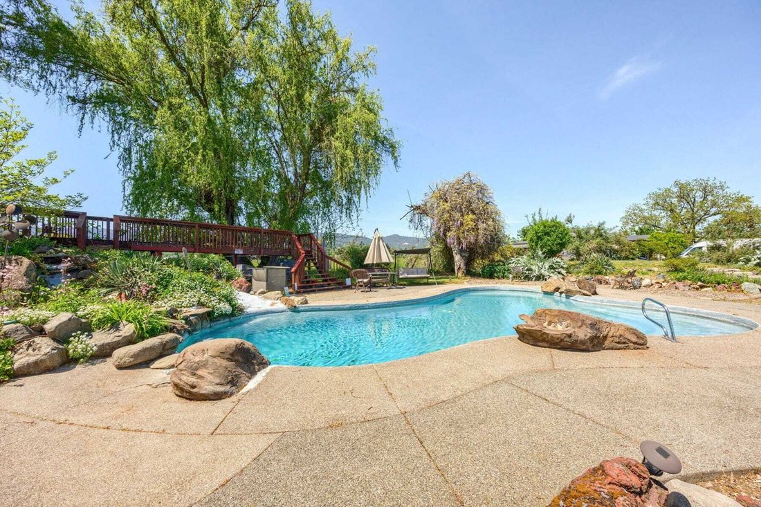 House in Medford, Oregon, United States 3 - 17977556
