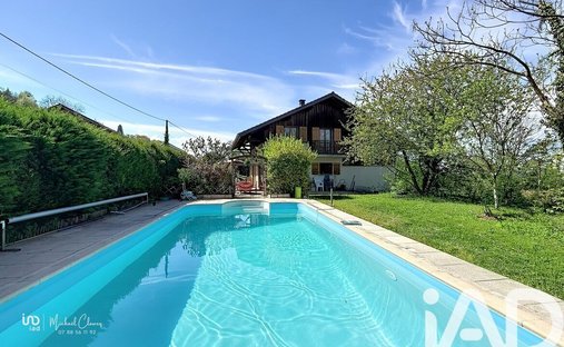 Casa en Est, Saint-Pierre-en-Faucigny, Francia 1