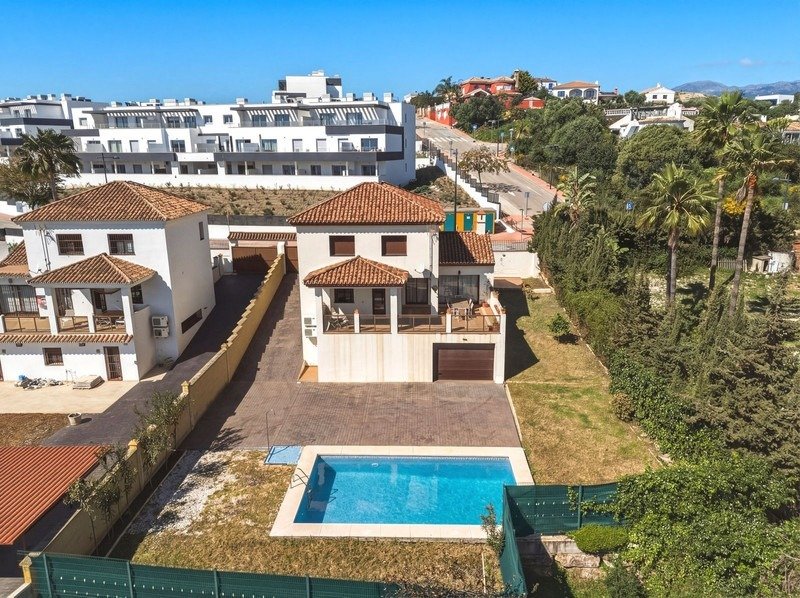 Villa en Estepona, Andalucía, España 1 - 17980298