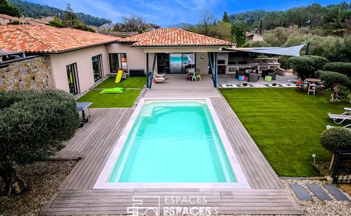 Villa in Solliès-Toucas, Provence-Alpes-Côte d'Azur, France 1
