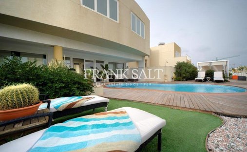 Penthouse in Saint Julian's, Malta 1