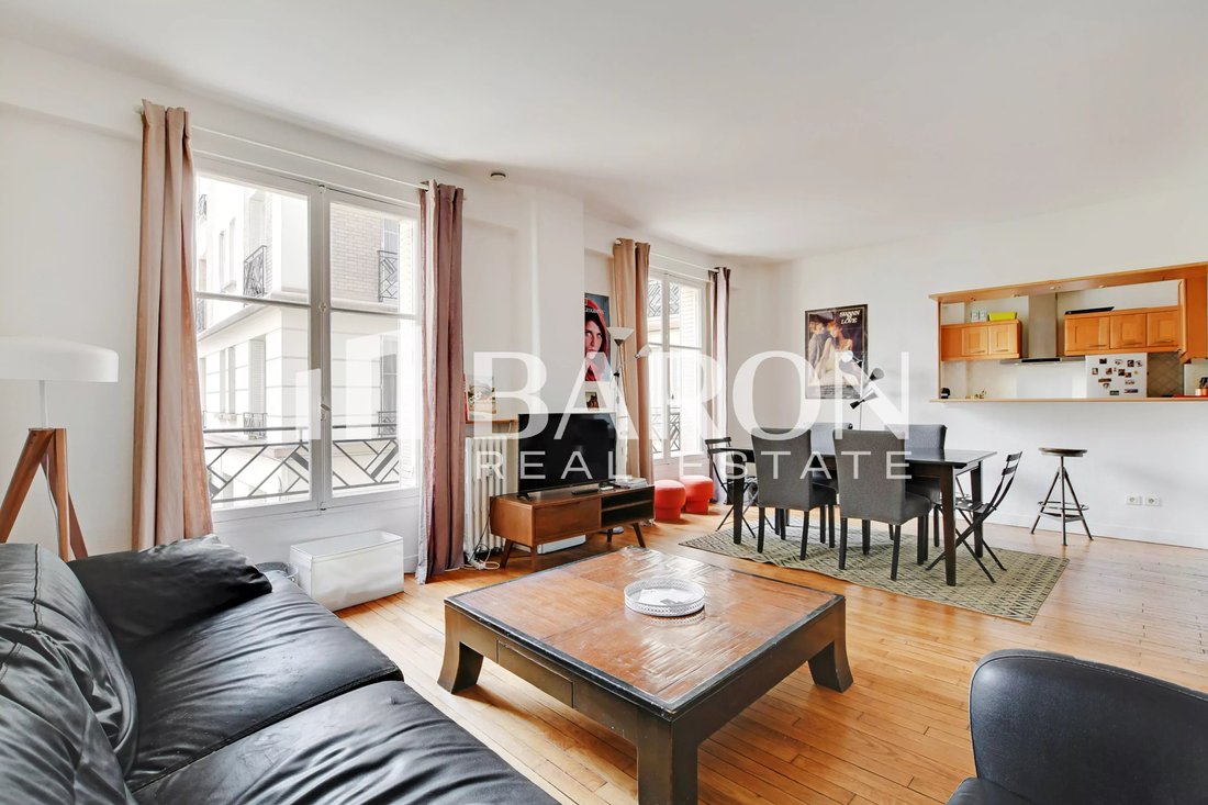 Apartment in Clichy-Trinité, Paris 9e Arrondissement, Paris 2 - 17976815