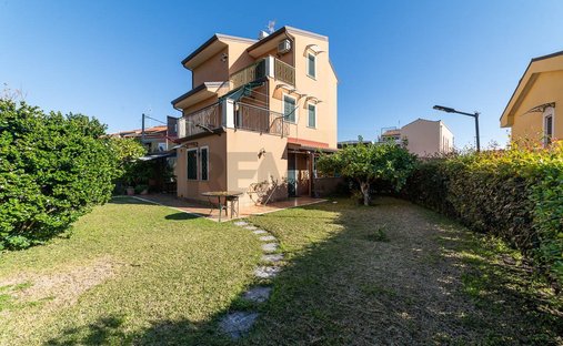 Villa a Aci Castello, Sicilia, Italia 1
